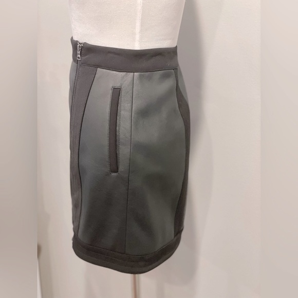 BCBG MAXAZRIA LEATHER SKIRT - Picture 3 of 5